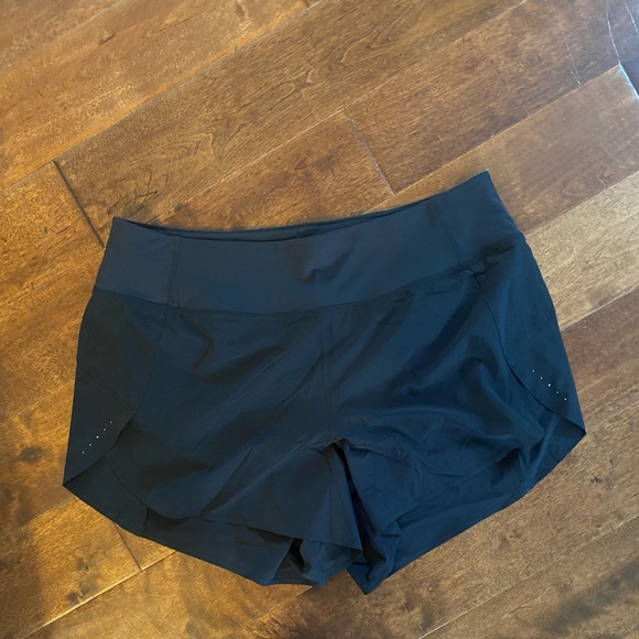 Athleta Pants - Athleta 3.5 inch shorts